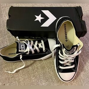 Converse Allstar Shoes low top Sz. 3 youth NWOT